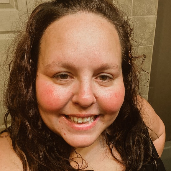 Meet THIS POSHER 💕 - Picture 1 of 1